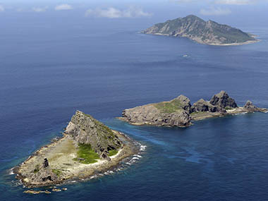 Japan to deploy troops near disputed South China sea islands from 2019 Japan to deploy troops near disputed South China sea islands from 2019