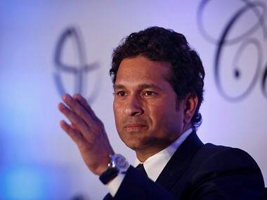 Should 'Bharat Ratna' Sachin Tendulkar say no to commercial ads?