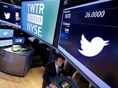 Twitter set a price of $26 per share for its initial public offering on Wednesday evening and will begin trading Thursday under the ticker symbol 