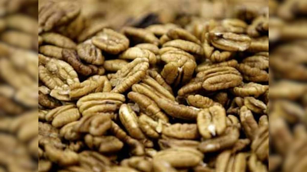 Here are some best foods to consume before hitting bed to ensure good