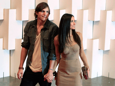 Demi Moore, Ashton Kutcher finalise divorce? Demi Moore, Ashton Kutcher finalise divorce?