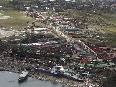 Typhoon Haiyan: Relief operations pick up pace, but survivors struggle Typhoon Haiyan: Relief operations pick up pace, but survivors struggle