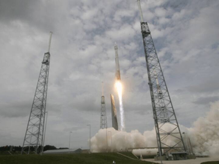 India's Mars orbiter readies to leave Earth, to enter Sun's orbit 
