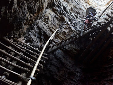 Goa expects to make Rs 1500 cr by e-auctioning extracted ore Goa expects to make Rs 1500 cr by e-auctioning extracted ore