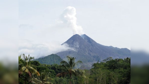 Indonesia: Mount Merapi erupts, tourists asked to stay away
