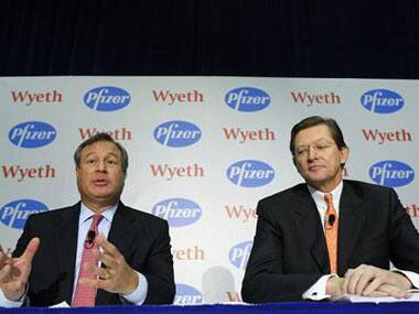  Jeffrey Kindler (L), Chairman and CEO of Pfizer, and Bernard Poussot, Chairman and CEO of Wyeth. Reuters
