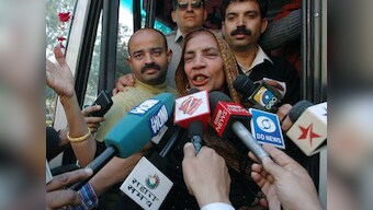 'Lambi Judai' singer Reshma dies in Lahore