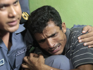 Boat carrying 70 Rohingya Muslims capsizes off Myanmar Boat carrying 70 Rohingya Muslims capsizes off Myanmar