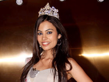 Customs finds Miss Asia Pacific's seized crown has fake diamonds Customs finds Miss Asia Pacific's seized crown has fake diamonds