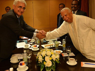 Sri Lanka: India will stand by you, Foreign Secy tells Tamil National Alliance Sri Lanka: India will stand by you, Foreign Secy tells Tamil National Alliance