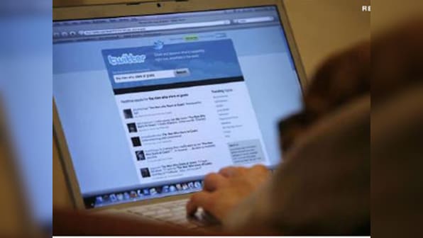 Now, access Twitter without a data connection on your phones