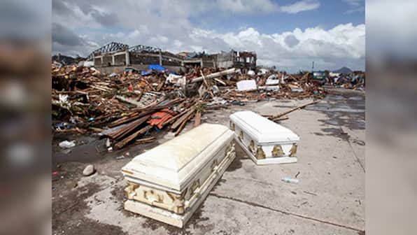 Death toll from typhoon Haiyan tops 5,200 in Philippines