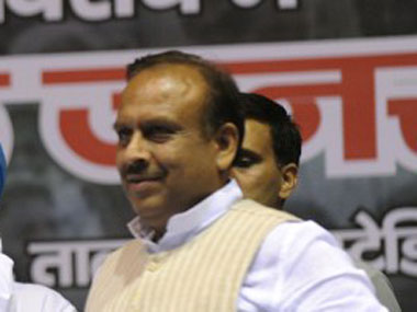 Vijender no pushover: Delhi BJP gives Sheila, Kejriwal a tough fight Vijender no pushover: Delhi BJP gives Sheila, Kejriwal a tough fight