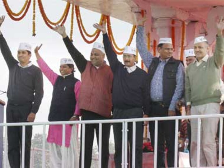 Assembly session at Ramlila maidan: Cong, BJP oppose move