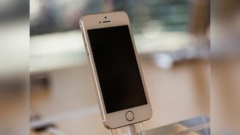 Apple inks deal with China Mobile, expects iPhone sales to jump