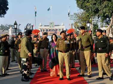 BSF team crosses into Attari to hold talks with Pakistan BSF team crosses into Attari to hold talks with Pakistan