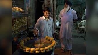Preventing Delhi belly: Street food vendors get crash course in hygiene