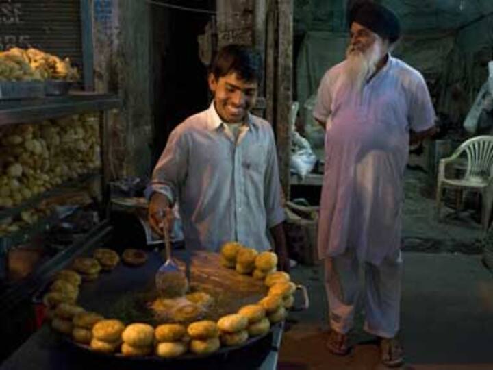 Preventing Delhi belly: Street food vendors get crash course in hygiene