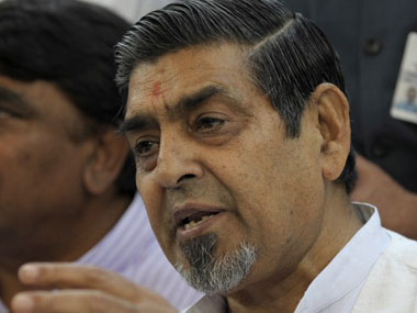 Jagdish Tytler told to leave Congress' hunger strike at Delhi's Rajghat; Rahul Gandhi expected to arrive soon Jagdish Tytler told to leave Congress' hunger strike at Delhi's Rajghat; Rahul Gandhi expected to arrive soon
