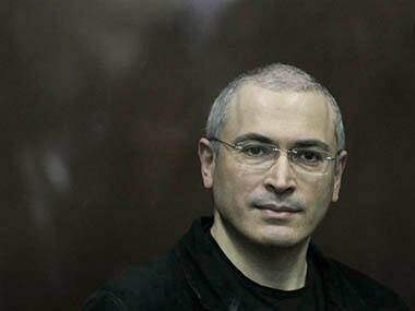 Putin pardons jailed tycoon Khodorkovsky, grants Pussy Riot members amnesty  
