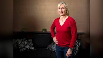 Navratilova, Collins urge IOC to show support for gay athletes