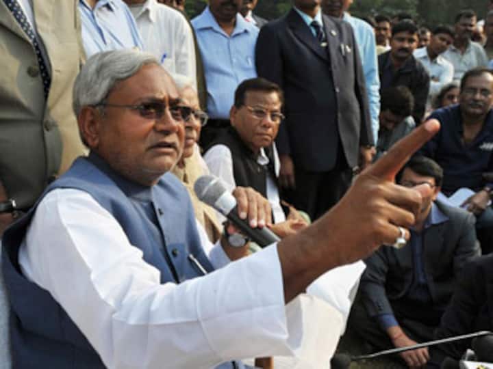 BJP takes dig at Nitish for Congress preferring Lalu over him