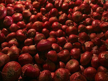 Govt decides to lift 6-month old ban on onion exports; prices expected to fall sharply due to bumper rabi crop