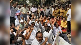 United Andhra supporters to step up protests