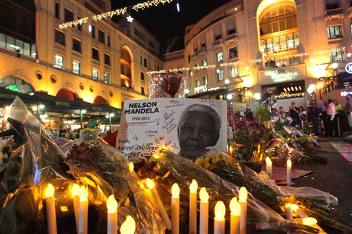 Sports-mad South Africa salutes Mandela 'The Captain' Sports-mad South Africa salutes Mandela 'The Captain'