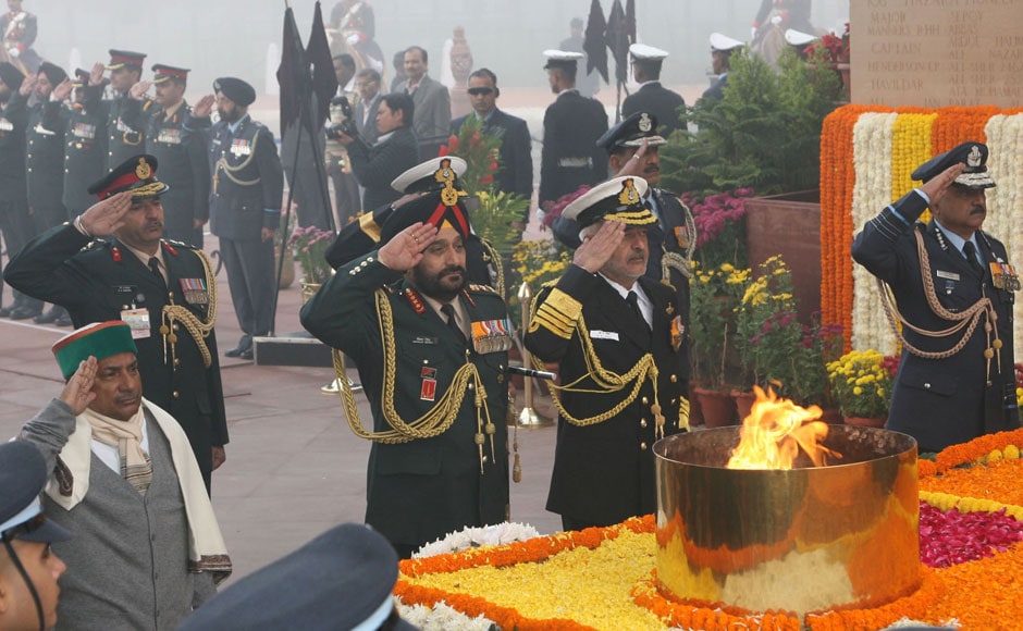 Images: India Remembers 1971 War Martyrs On Vijay Diwas - Photos News ...