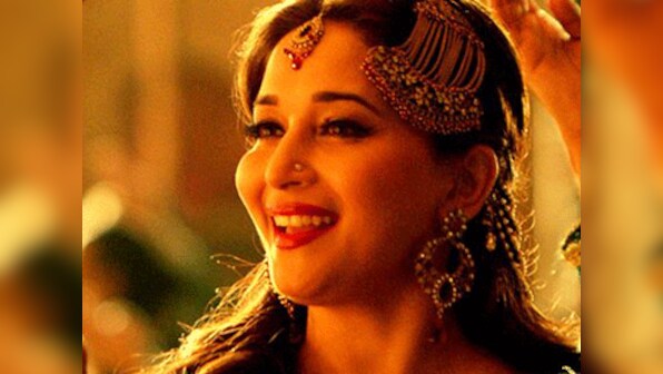 Watch: Madhuri's graceful moves in Humari Atariya Pe from Dedh Ishqiya 