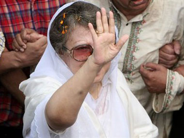 Bangladesh: Security forces lay siege around Khaleda Zia's house Bangladesh: Security forces lay siege around Khaleda Zia's house