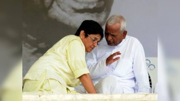 Kiran Bedi jumps into Lokpal fight, questions AAP's motives