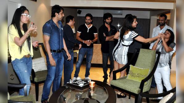 Sanjay Dutt's parole for partying... err 'unwell'  Maanayata?