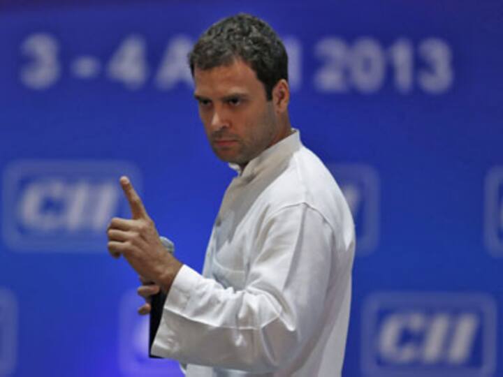 Delhi: Elderly citizens meet Rahul, demand upgrade of pension schemes