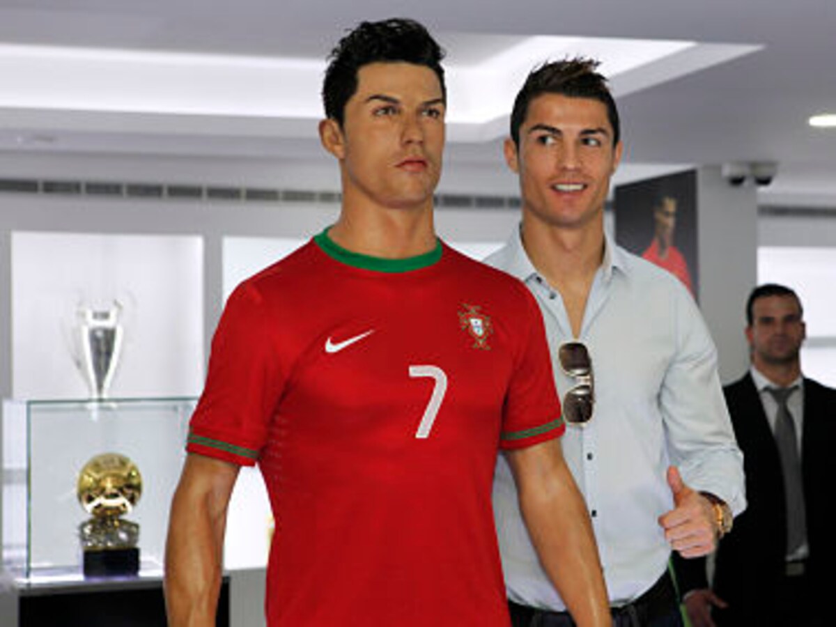 It's Official! Cristiano Ronaldo Will Wear Iconic No. 7 Jersey at  Manchester United - News18
