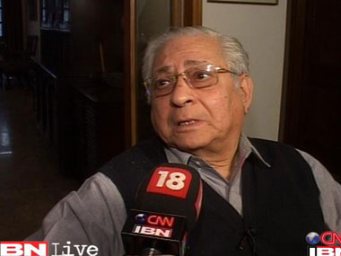 Justice AK Ganguly need not resign as rights panel chief: Soli Sorabjee Justice AK Ganguly need not resign as rights panel chief: Soli Sorabjee