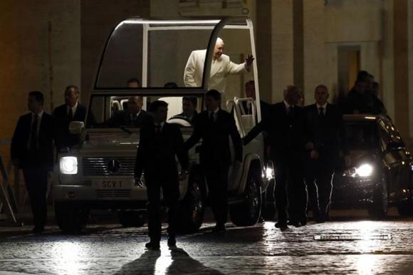 Don't be blind to refugees and the needy, pope says in appeal Don't be blind to refugees and the needy, pope says in appeal