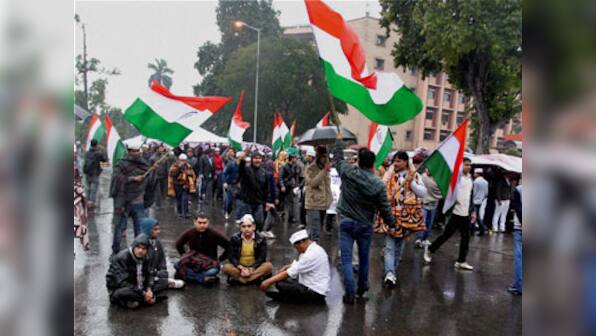 AAP's Delhi dharna: Protesters pelt stones at Delhi Police