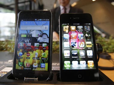 Apple, Samsung agree to court mediation ahead of patent clash Apple, Samsung agree to court mediation ahead of patent clash
