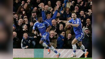 Eto'o hat-trick sinks Man United, Spurs pummel Swansea