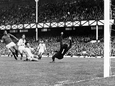 RIP Eusebio: Portugal and football lose one of its greatest ever RIP Eusebio: Portugal and football lose one of its greatest ever