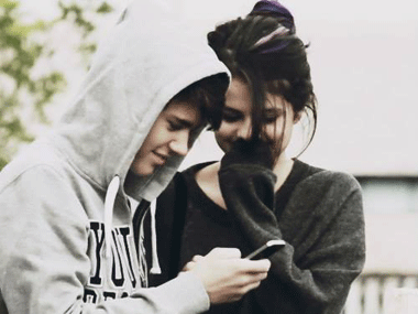 Selena Gomez goes camping with Justin Bieber, sparks dating rumours Selena Gomez goes camping with Justin Bieber, sparks dating rumours