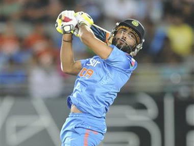 Jadeja, Ashwin conjure up dramatic tie in 3rd ODI vs Kiwis Jadeja, Ashwin conjure up dramatic tie in 3rd ODI vs Kiwis