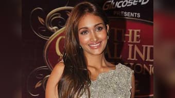 Jiah Khan's mother appeals to FBI for help in daughter's case
