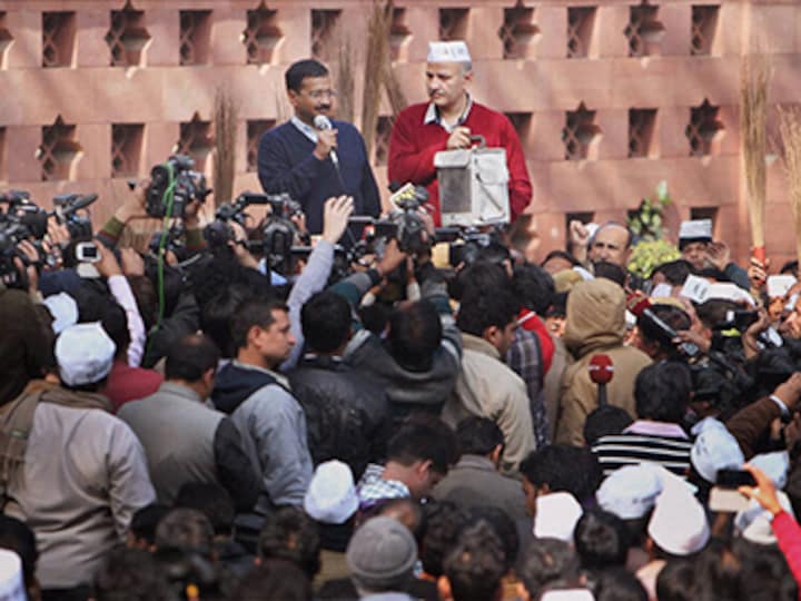 Delhi CM Arvind Kejriwal clears office files at dharna site