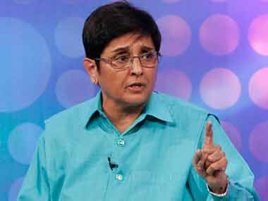 Kiran Bedi to Kejriwal: 'Secretariats are not run from rooftops' Kiran Bedi to Kejriwal: 'Secretariats are not run from rooftops'