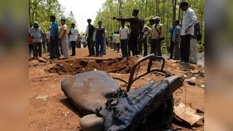 Multiple IED blasts by Naxals in Jharkhand injures 12 security personnel 