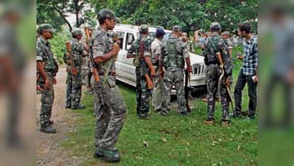 Naxals kill police constable in Chhattisgarh