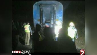 9 killed in Mumbai - Dehradun Express fire, Rail Min orders probe